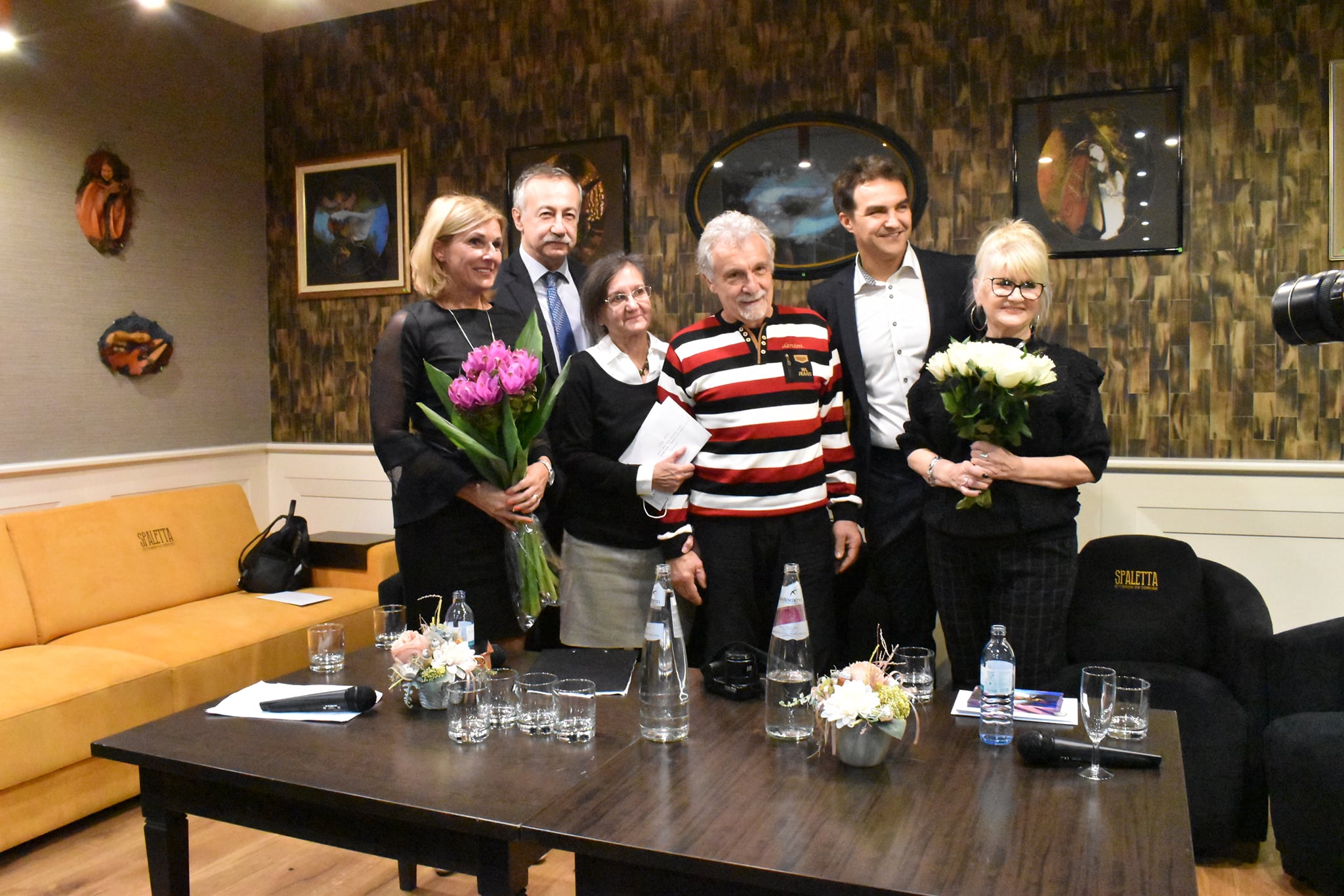 KECSKEMÉTI SZALON 10