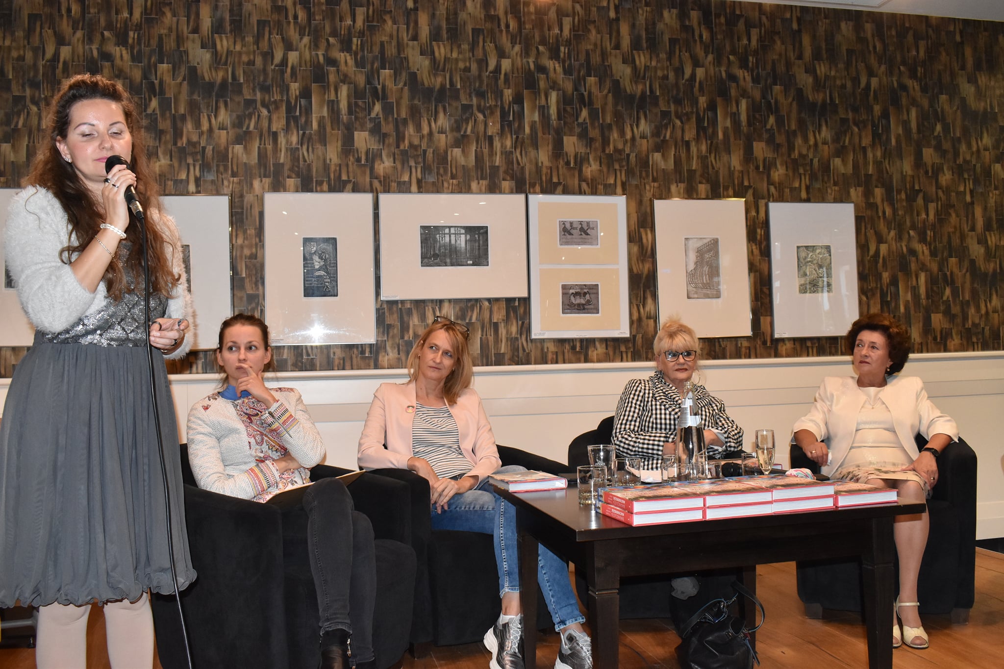 KECSKEMÉTI SZALON 8